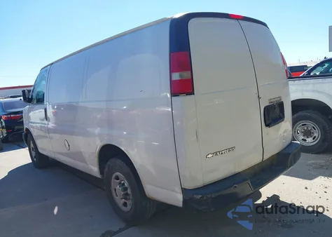 2013 Chevrolet Express 2500 Work Van z USA, uszkodzony, nr VIN 1GCWGFBA5D1142505